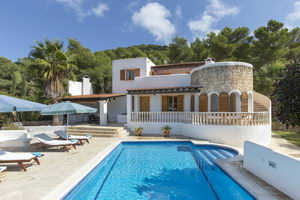 Ibiza Ferienvilla mit Turm - Can Verde mit Pool